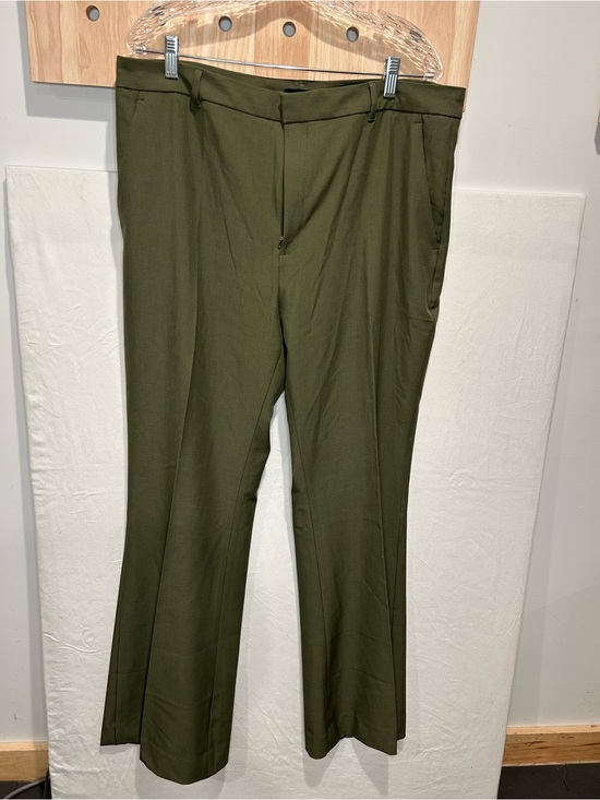 Banana Republic Pants - Banana Republic women’s Olive Dress Pants - 16